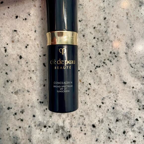 Cle de Peau Beaute Concealer SPF 27 Honey 0.17oz 5g NEW - Picture 2 of 9